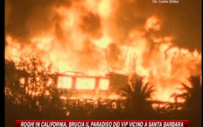 California, in fiamme le case dei vip