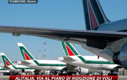 Alitalia, via al piano di riduzione: tagliati oltre 120 voli