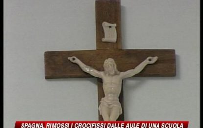 Spagna, il giudice ordina: "Via i crocifissi dalle aule"