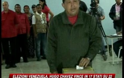 Elezioni Venezuela, vince Chavez ma l'opposizione avanza
