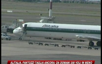 Alitalia, da domani 200 voli in meno al giorno