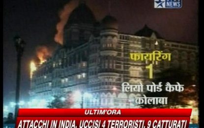 India, terrore a Mumbai: attacco ai turisti, almeno 80 morti