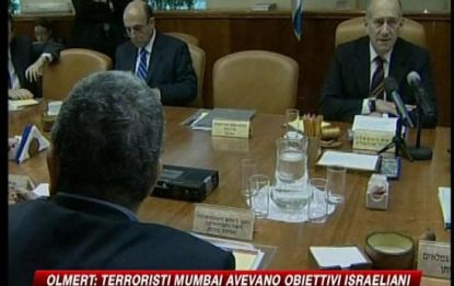 Mumbai, Olmert: terroristi avevano obiettivi israeliani