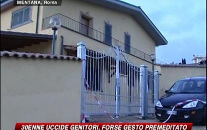 Roma, 30enne uccide i genitori a colpi di roncola