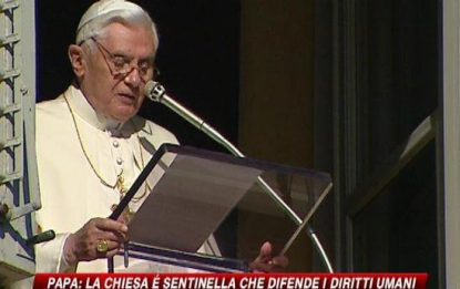 Il Papa: Chiesa sentinella che difende i deboli