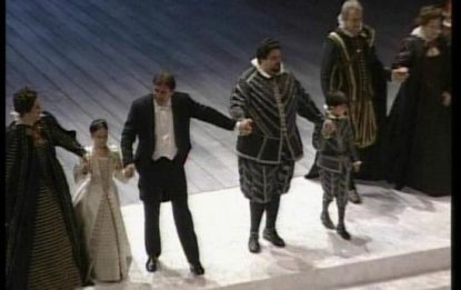 Milano, applausi e fischi per il Don Carlo