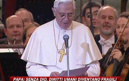 Monito del Papa: senza Dio diritti umani sono fragili