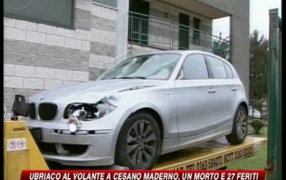 Auto contromano nel Milanese, investite 28 persone: un morto