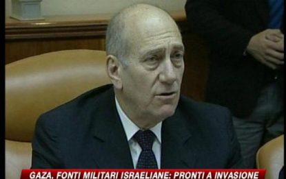 MO, Olmert minaccia: pronti a invadere Gaza