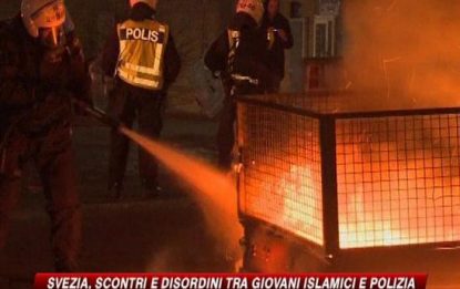 Svezia, ancora scontri tra giovani islamici e polizia