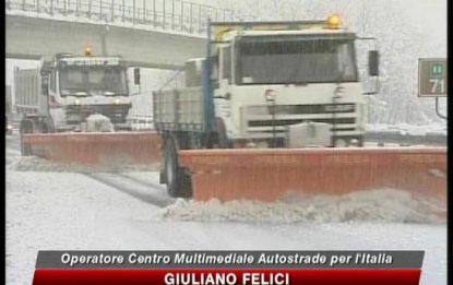 Neve, pioggia e disagi in tutta Italia, forte vento a Milano
