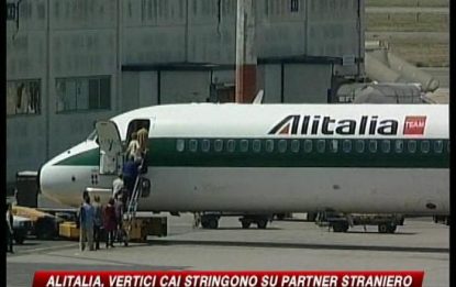 Alitalia, vertici Cai stringono su partner straniero
