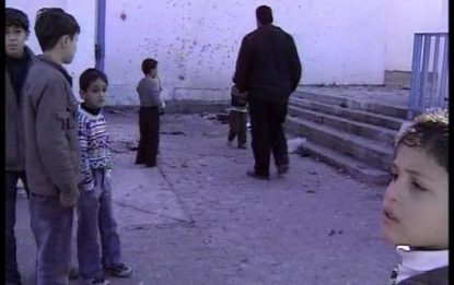 Gaza, strage alla scuola Onu. Israele: sì ad aiui umanitari