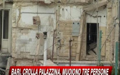 Bari, crolla una palazzina: tre morti