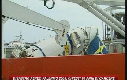 Disastro aereo Palermo, chiesti 90 anni di carcere