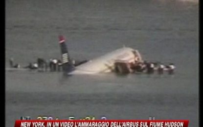 Il video dell'aereo caduto nell'Hudson