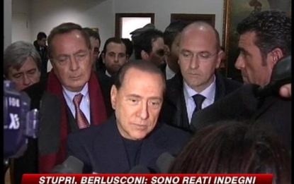 Stupri, Berlusconi: un militare per ogni bella donna