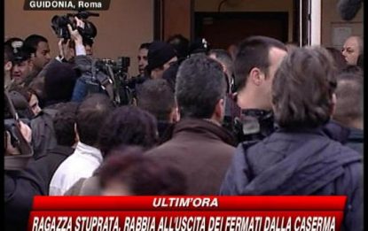 Stupro Guidonia, fermati 6 rumeni. La gente: "Bastardi"