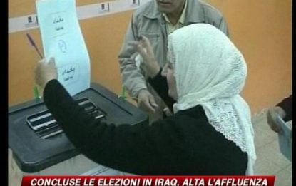 Iraq, sunniti tornano al voto, alta affluenza alle urne