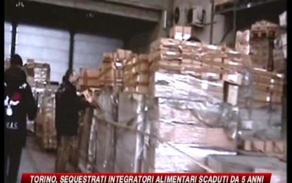 Torino, Nas sequestrano integratori alimentari scaduti