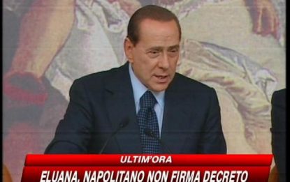 Eluana, governo vara il decreto: Napolitano: non firmo