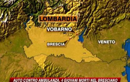 Brescia, auto contro ambulanza: 4 morti