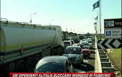 Alitalia, protestano cassintegrati: disagi a Fiumicino