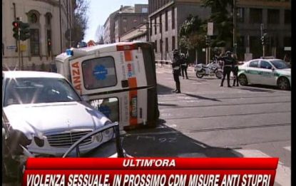 Milano, ambulanza contro auto: un morto