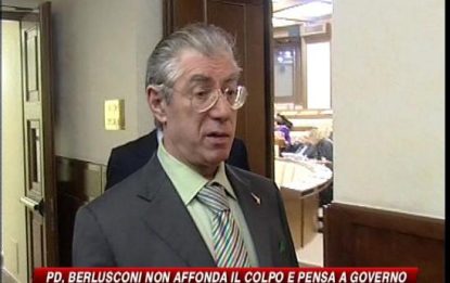 Veltroni lascia, Bossi perde la sponda sul federalismo