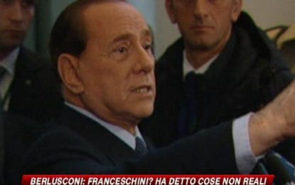 Berlusconi: "Sono sostenitore della Costituzione"