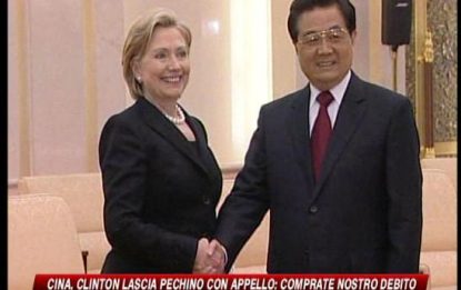 Cina, Clinton: "Comprate il nostro debito"