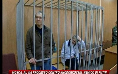 Mosca, al via processo contro Khodorkovskij