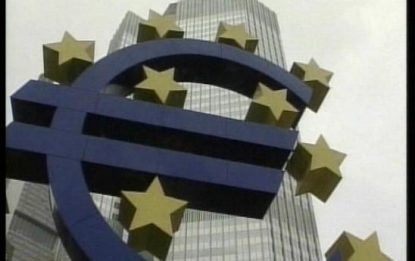 Bce taglia ancora, Trichet: rischio rapido deterioramento