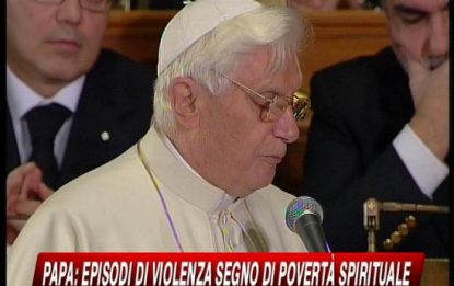 Il Papa: "No a discriminazioni, ma serve legalità"