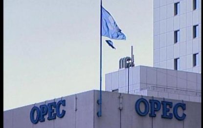 L'Opec, paesi divisi su taglio produzione
