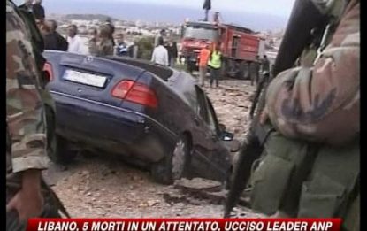 Libano, cinque morti in un attentato, ucciso leader Anp