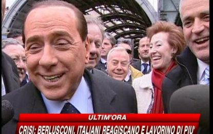 Berlusconi: "Contro la crisi italiani lavorino di più"