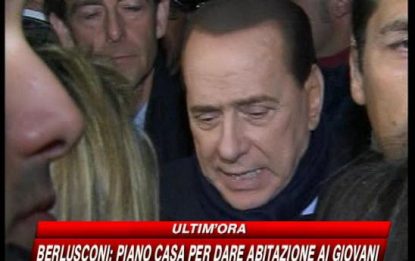 Berlusconi, piano casa per dare un'abitazione a giovani