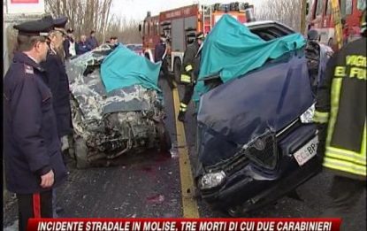 Incidente stradale in Molise, tre morti: due sono Cc