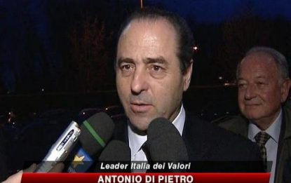 Pdl, Di Pietro attacca: Berlusconi nuovo 'ducetto'