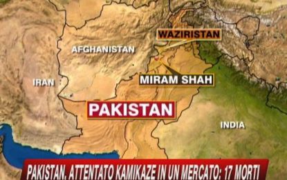 Pakistan, attentato kamikaze in un mercato: 17 morti