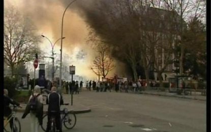 Strasburgo brucia, guerriglia e decine di feriti