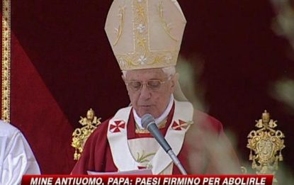 Immigrati, il Papa: basta tragedie in mare
