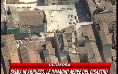 Terremoto in Abruzzo, le immagini aeree del disastro