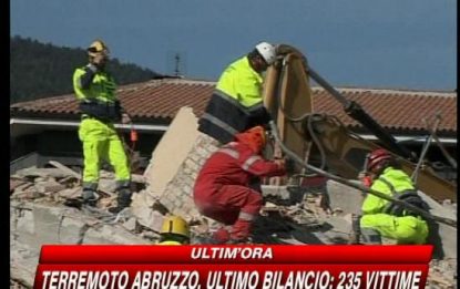 Terremoto Abruzzo, sale a 235 il numero delle vittime