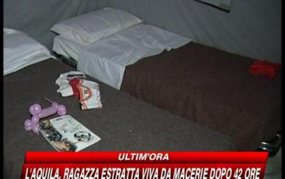 Terremoto Abruzzo, dentro le tende degli sfollati