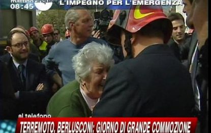 Terremoto, Berlusconi: giorno di grande commozione
