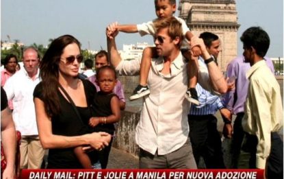 Pitt e Jolie a Manila per una nuova adozione