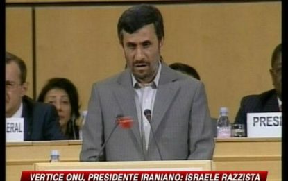 Ahmadinejad: "Israele razzista". Ue lascia il vertice