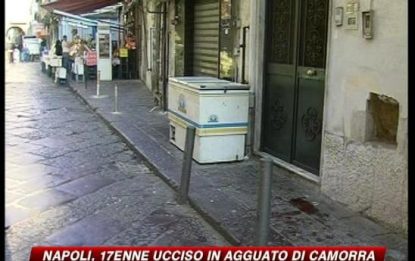 Agguato a Napoli: ucciso 17enne